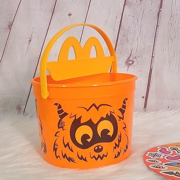 🆕️2024 Limited Edition McDonald's Boo Bucket Orange Monster Plastic Collectible - Picture 7 of 8
